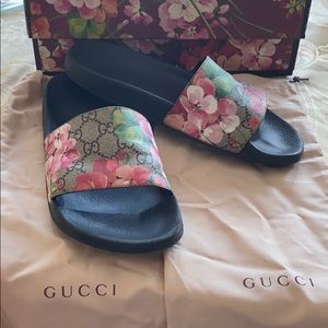 Gucci slides! Gently used! Good condition